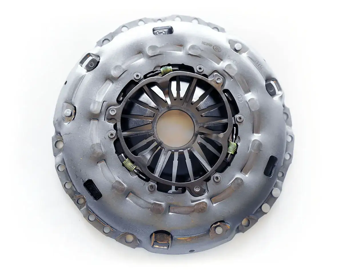 Zdjęcie Sprzęgło bierze przy samej podłodze: 5 przyczyn awarii i koszty naprawy