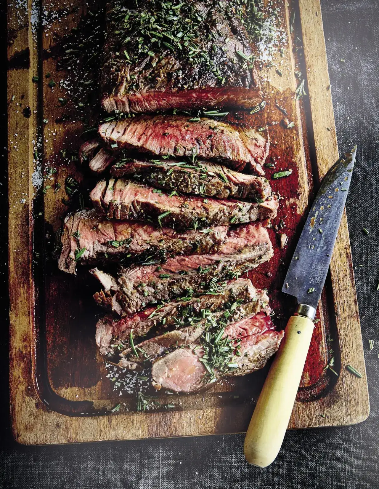 Zdjęcie Comment réussir une pièce de boeuf grillée parfaite avec sauces et accompagnements