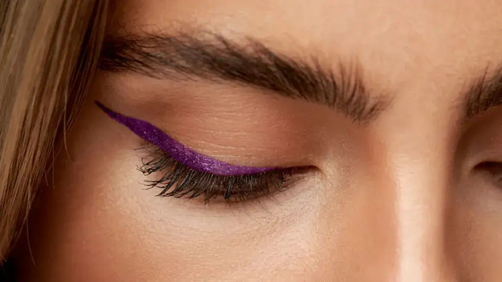 Zdjęcie Skuteczny makijaż zakrywający niedoskonałości – techniki i produkty