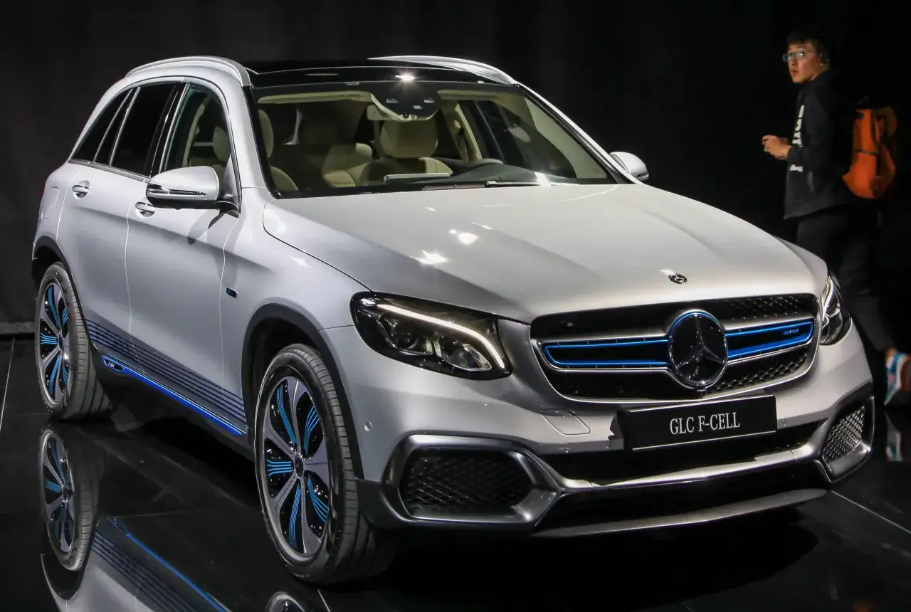 Zdjęcie Mercedes GLC jaki silnik wybrać - uniknij kosztownych błędów