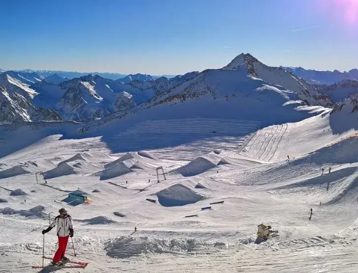 Zdjęcie Najlepsze snowparki w Polsce: Gdzie jeździć na nartach i snowboardzie?
