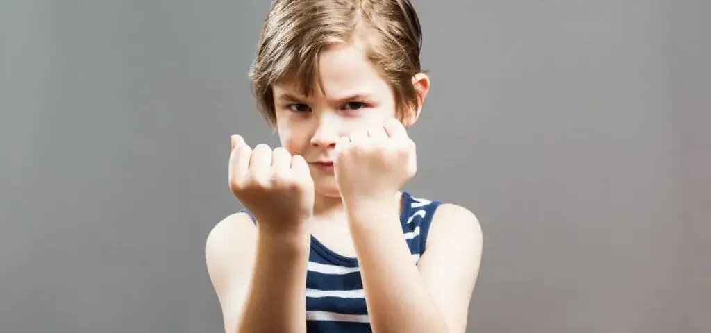 Zdjęcie Co zrobić, gdy dziecko bije? Skuteczne metody radzenia sobie