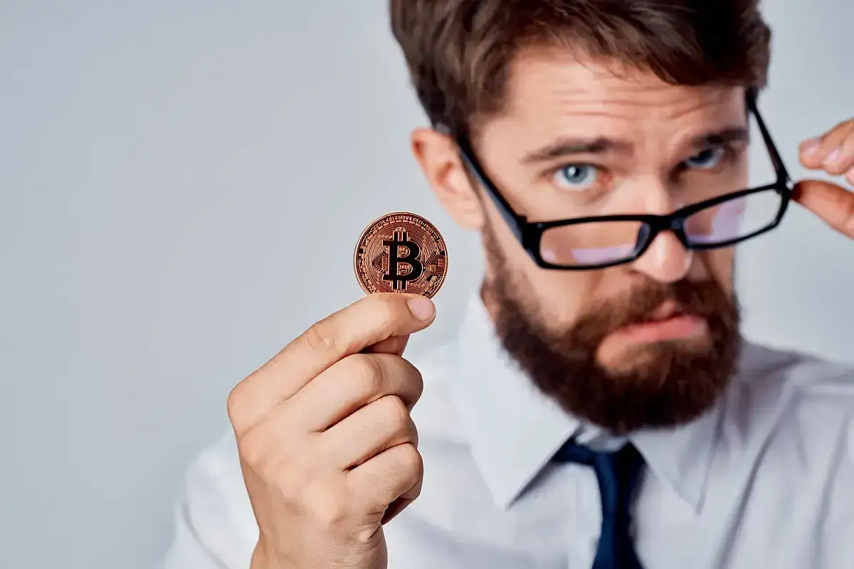 Zdjęcie Czy inwestowanie w kryptowaluty jest legalne? Sprawdź ryzyka i regulacje