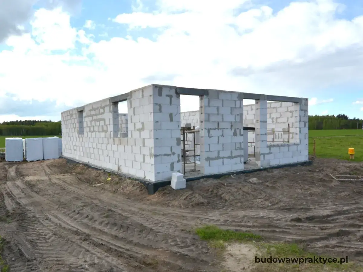 Zdjęcie Dom szkieletowy czy murowany koszty - co wybrać, aby zaoszczędzić?