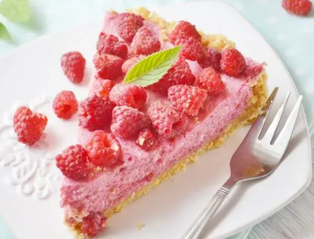 Zdjęcie Szybkie pomysły co zrobić z malinami, które zachwycą Twoich gości