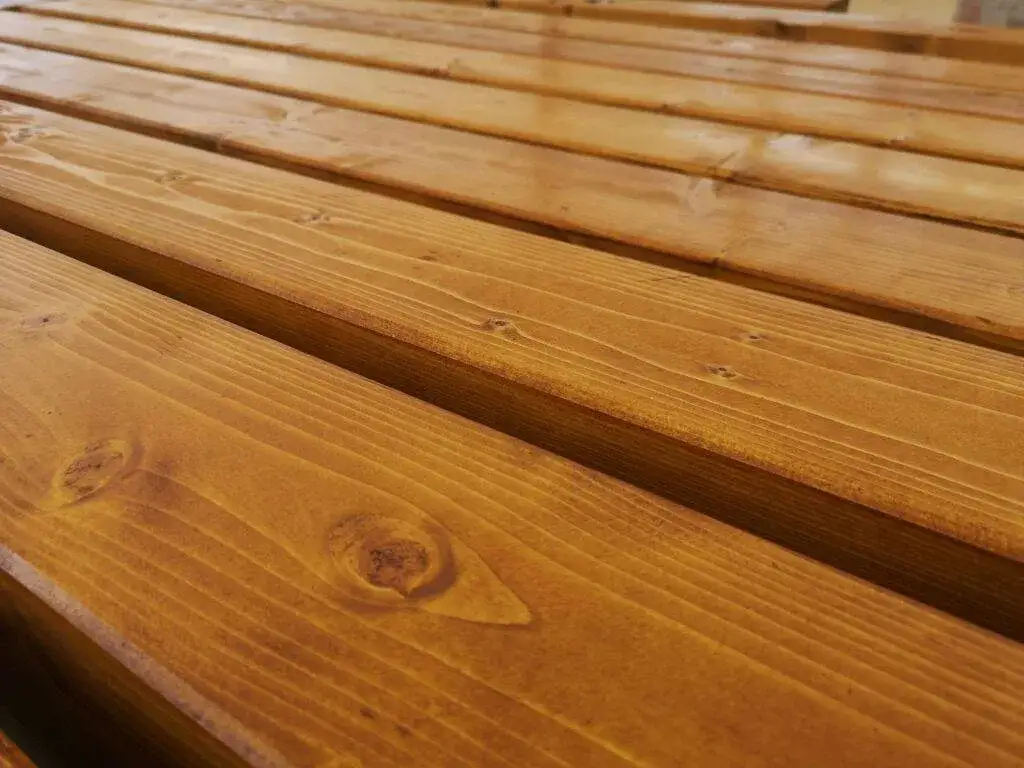 Zdjęcie Jakie drewno na plac zabaw? Wybierz najtrwalsze i bezpieczne opcje