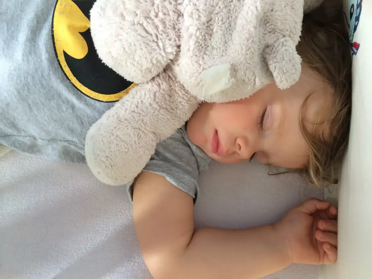 Zdjęcie Do kiedy dziecko ma drzemki? Kluczowe znaki, że czas na zmiany