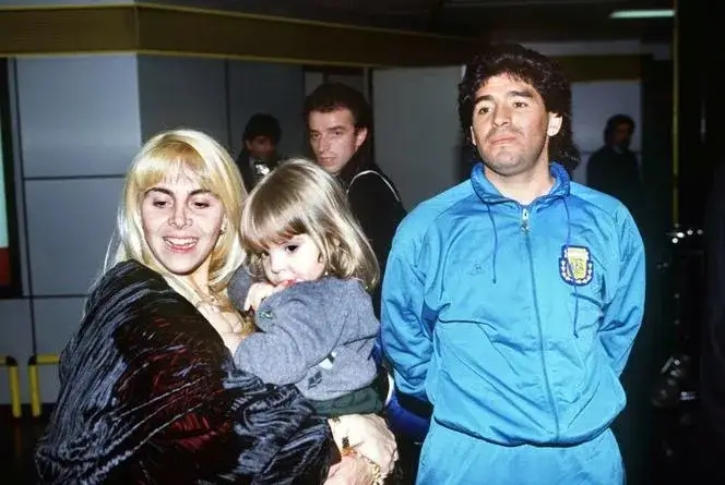Zdjęcie Diego Maradona: Życie osobiste legendy futbolu - wiek, żona i dzieci