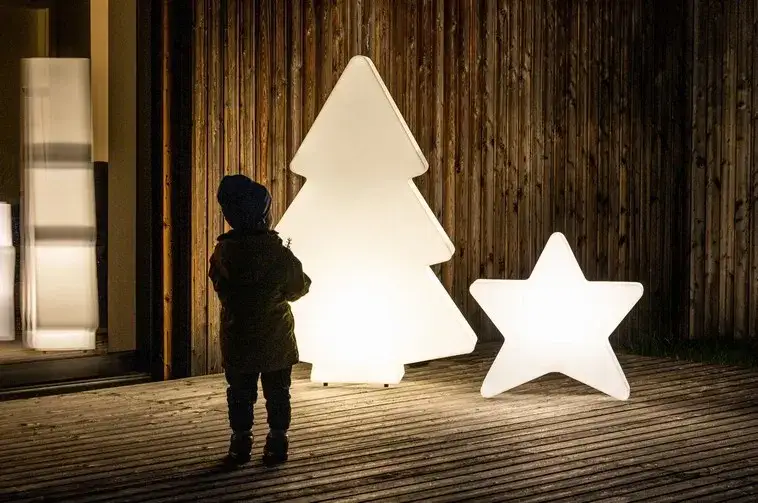 Zdjęcie Jak ozdobić taras na święta Bożego Narodzenia, by zachwycał gości