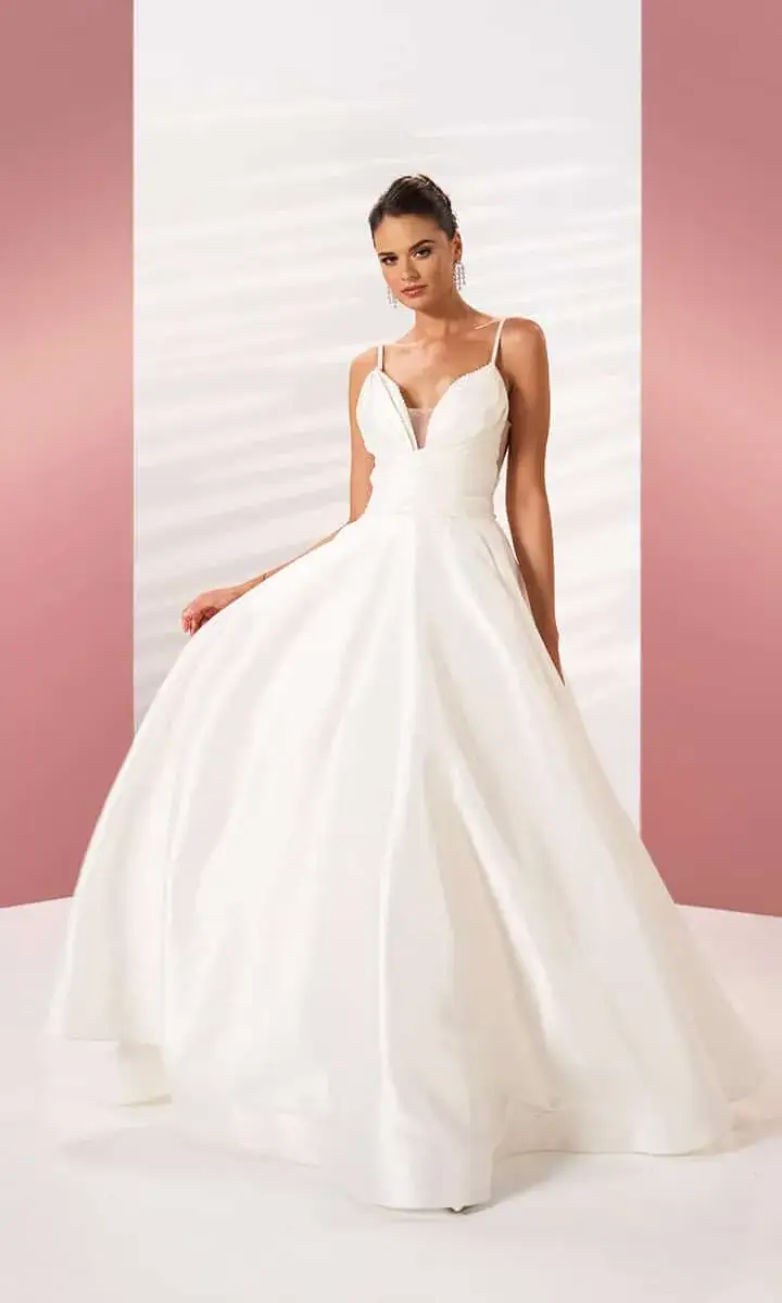 Zdjęcie Jaka suknia ślubna do sylwetki gruszki, aby wyglądać oszałamiająco