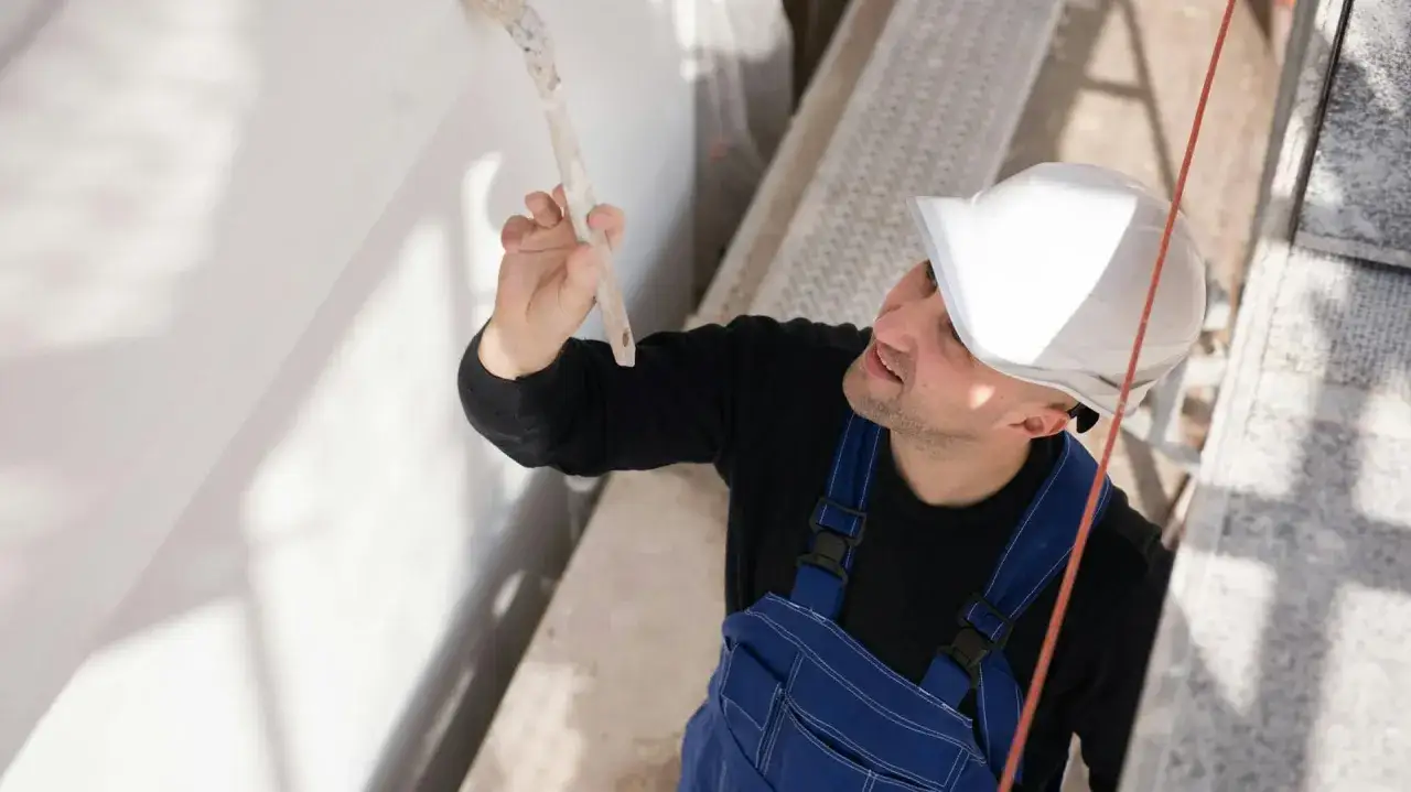 Zdjęcie Czym malować elewacje? Najlepsze farby i porady na każdą fasadę