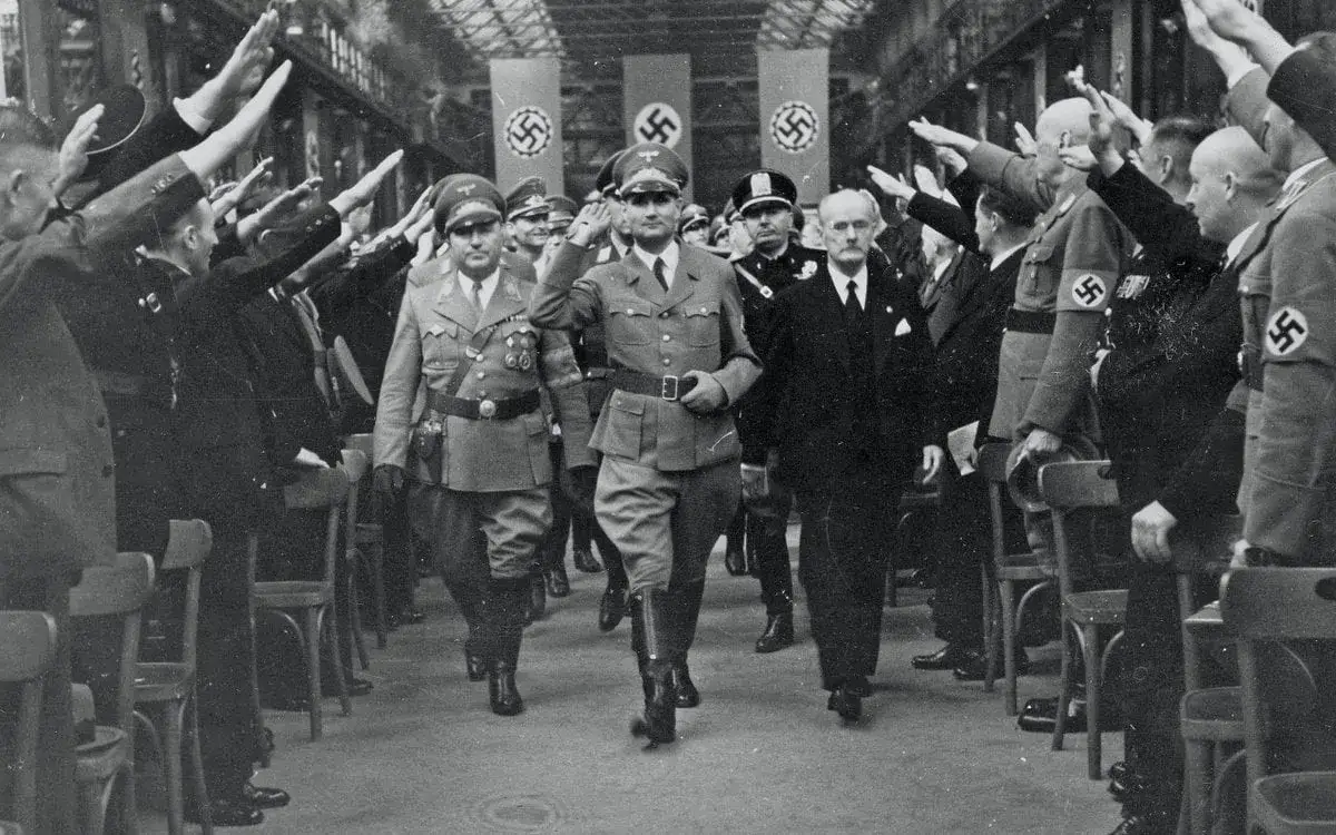 Zdjęcie Dlaczego Hitler doszedł do władzy? Kluczowe przyczyny i skutki