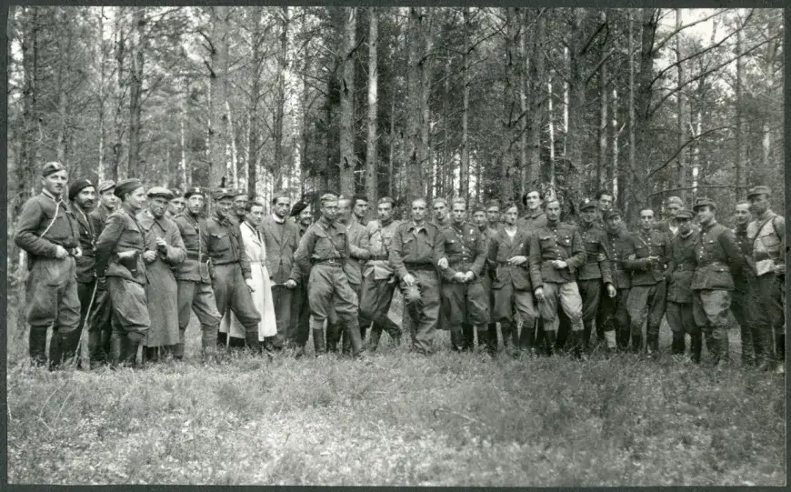 Zdjęcie Co oznacza skrót AK? Historia i znaczenie w pigułce