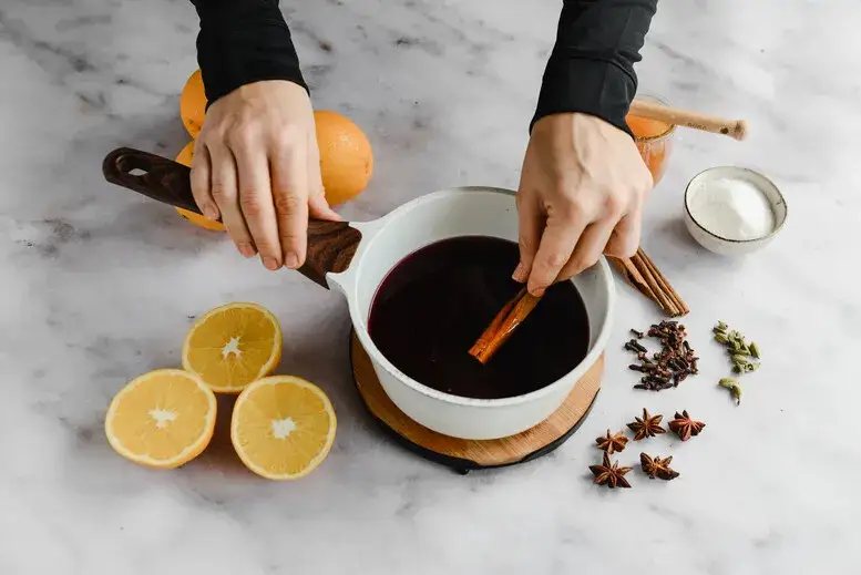 Zdjęcie Grzaniec galicyjski miodowy jak przygotować – prosty przepis krok po kroku