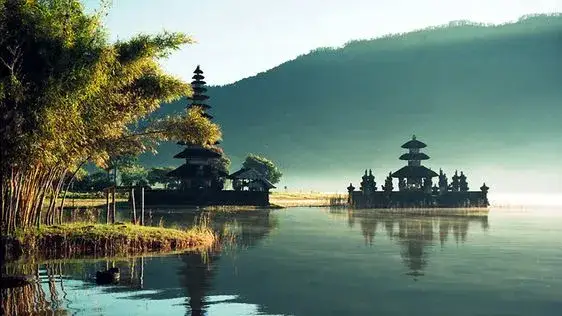 Zdjęcie Aktualna godzina na Bali - Sprawdź teraz!