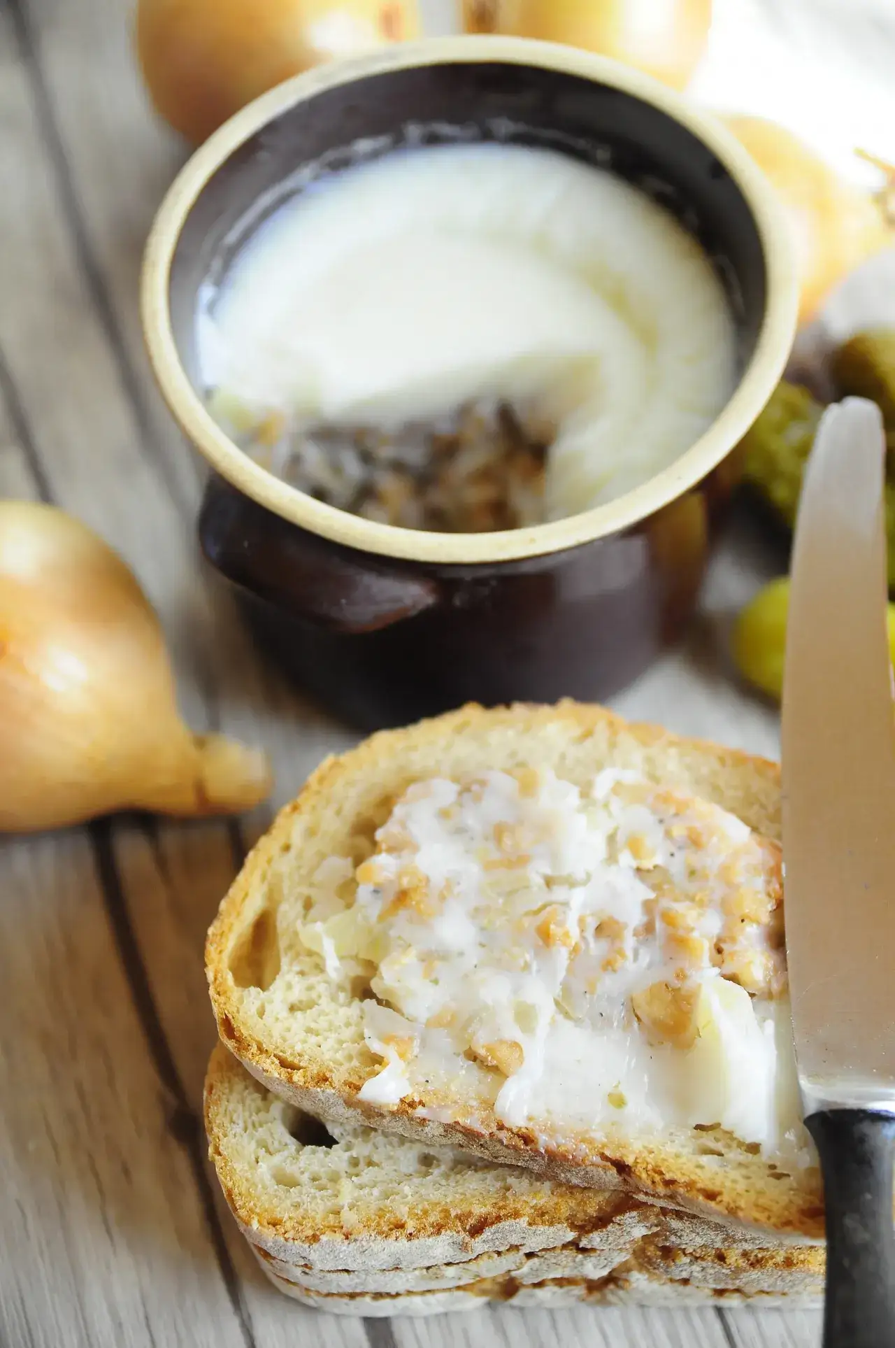 Zdjęcie Jak przetopić smalec z cebulką - prosta metoda na pyszny przysmak