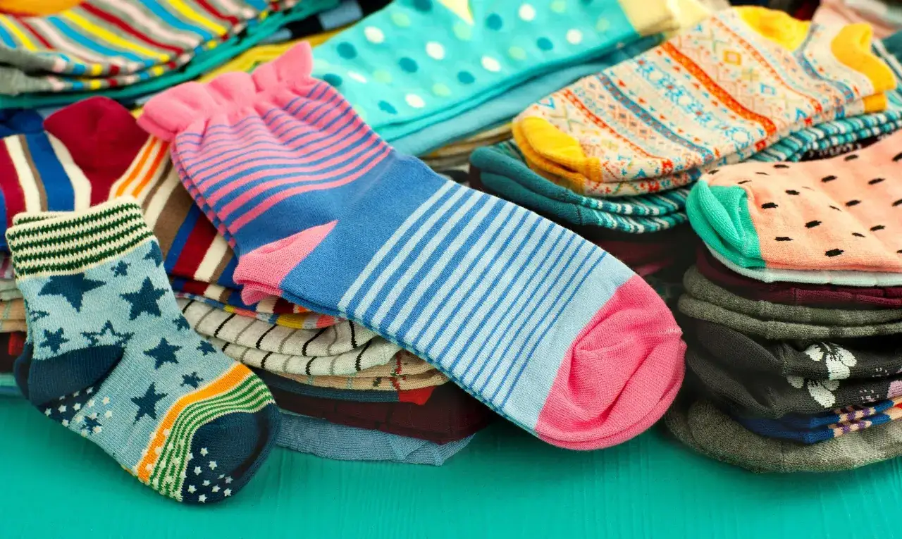 Zdjęcie Jak oznaczyć skarpetki, aby uniknąć zgubienia par i bałaganu