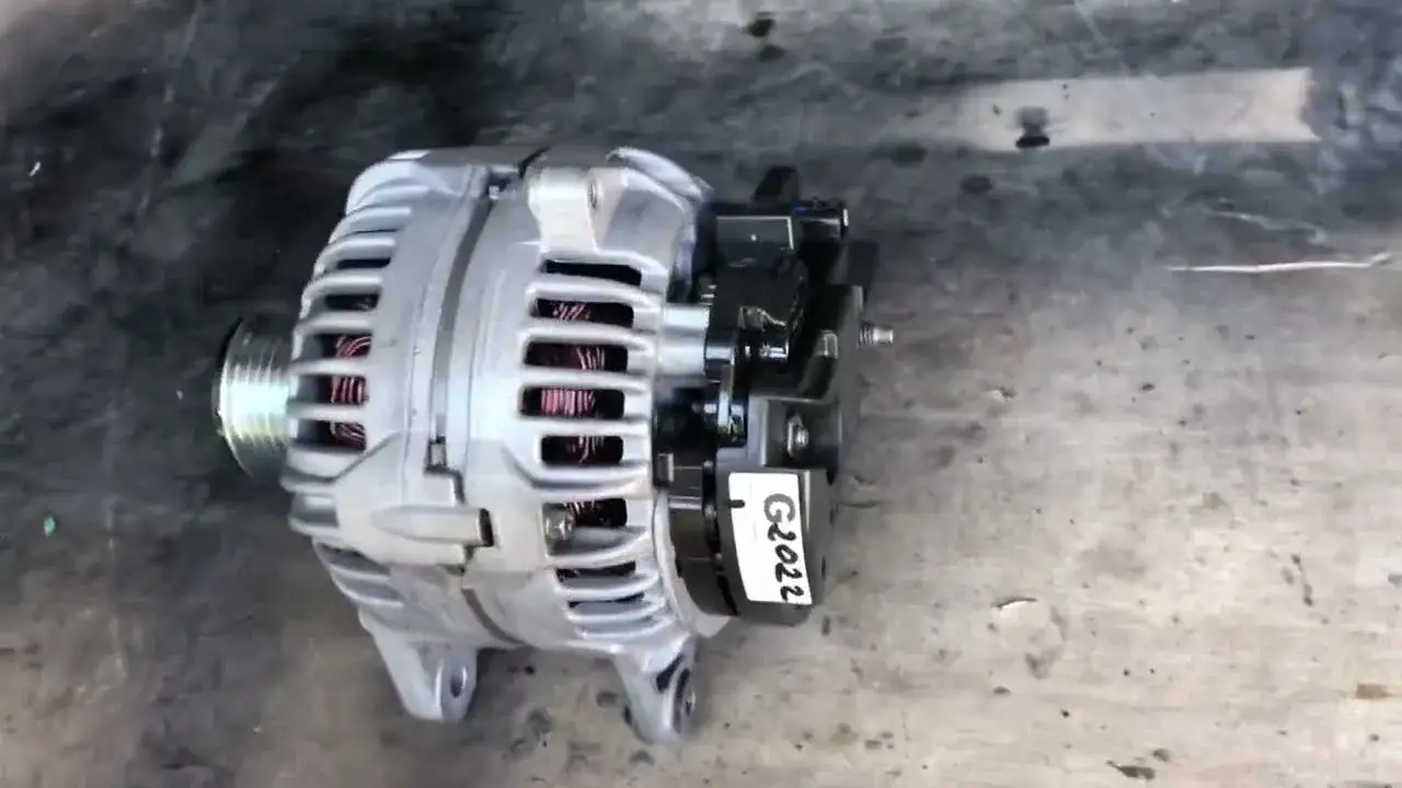 Zdjęcie Jak wyciągnąć alternator z Renault Megane bez zbędnych problemów