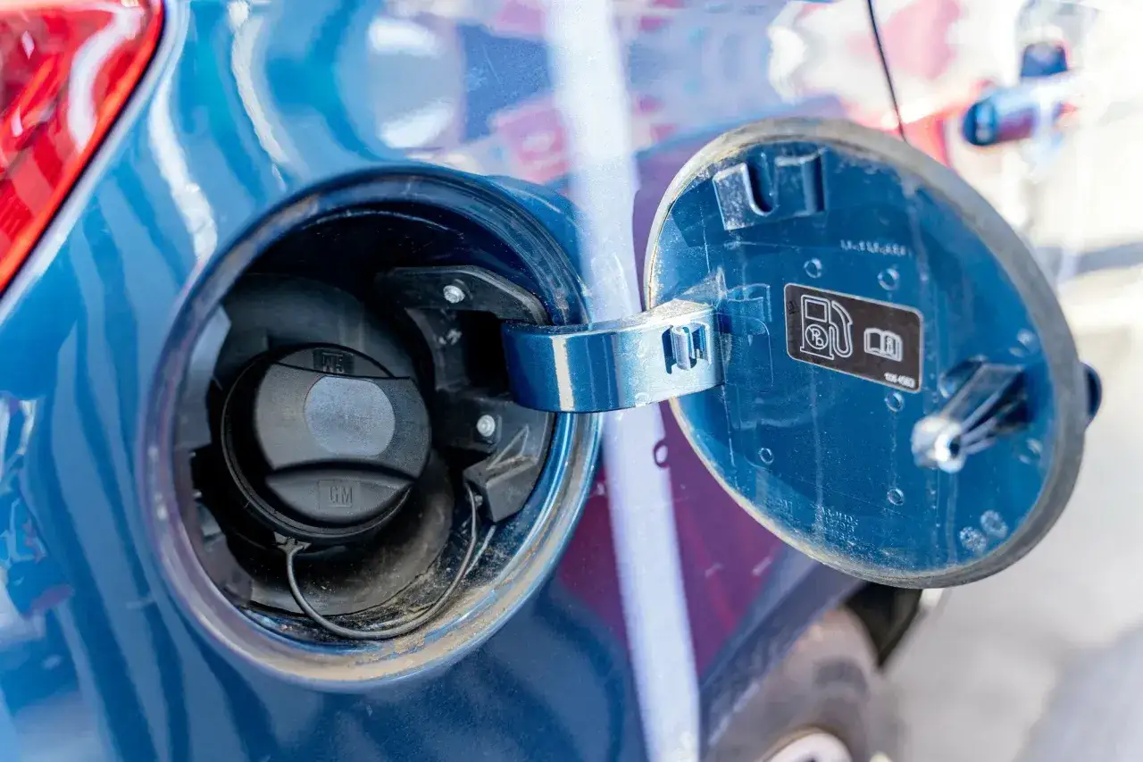 Zdjęcie Ile można wlać diesla do benzyny, aby uniknąć kosztownych napraw?