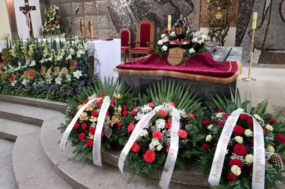 Zdjęcie Ile trwa ceremonia pogrzebowa na cmentarzu? Zaskakujące fakty i zmienne