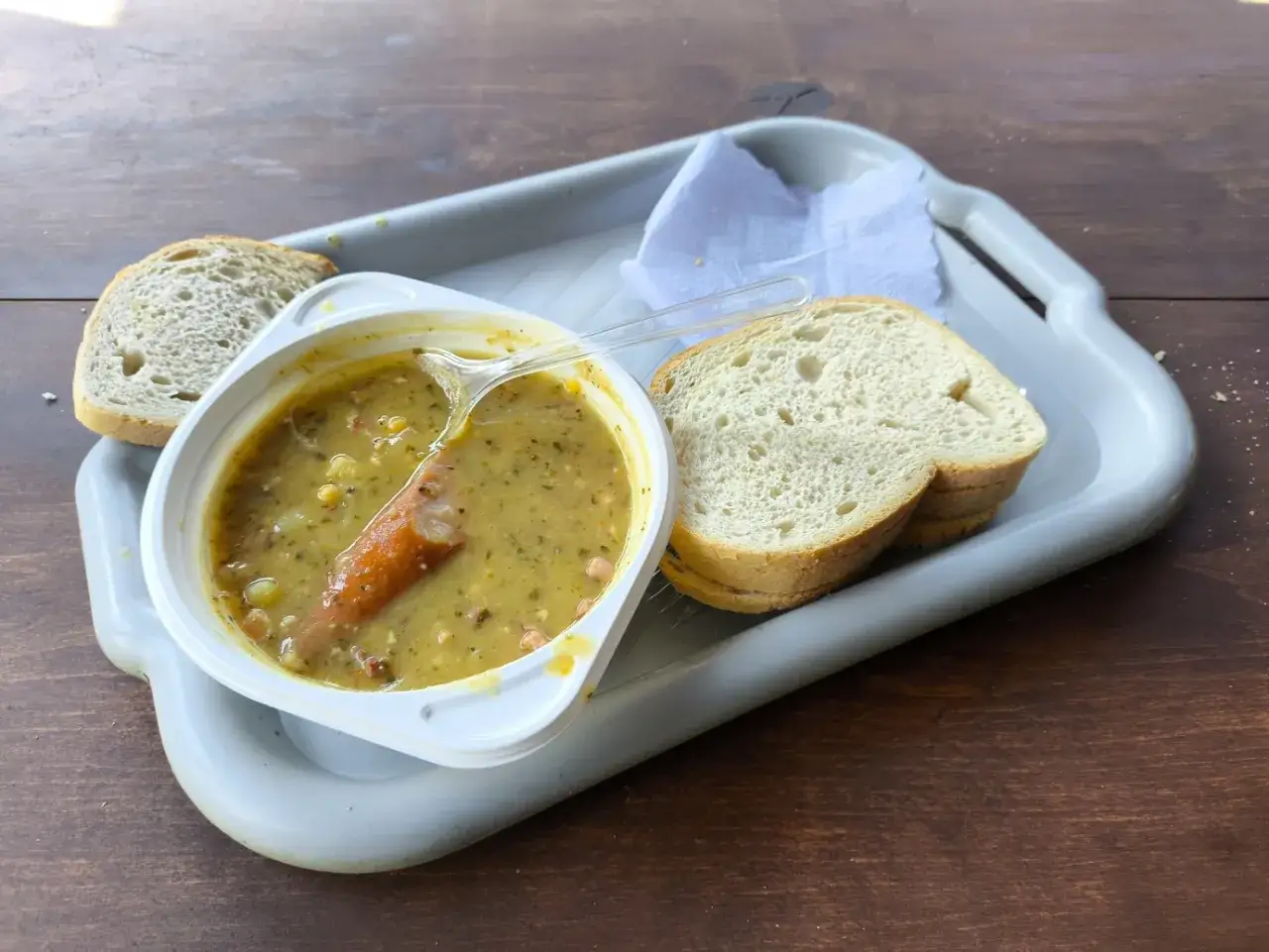 Zdjęcie Grill Bar Kuchnia Polowa: Smakowite dania i opinie klientów