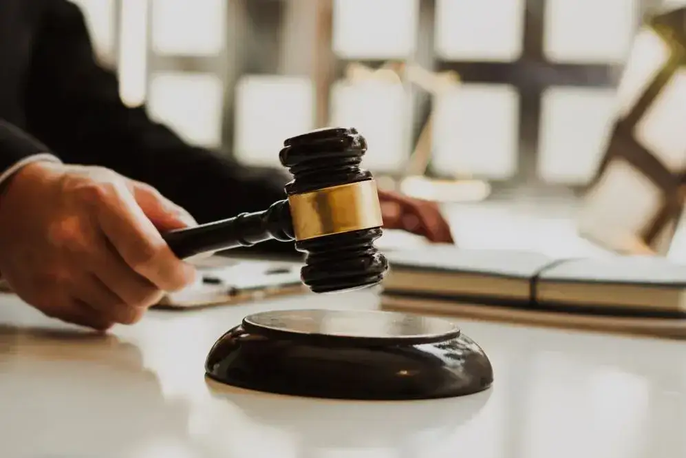 Zdjęcie Czy sąd pracy pomaga pracownikom w walce o ich prawa? Sprawdź!