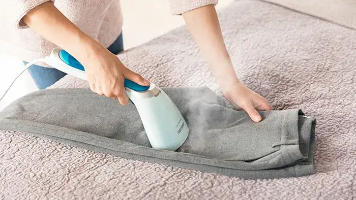 Zdjęcie Jak prasować spodnie od garnituru, by uniknąć zagnieceń i błyszczenia