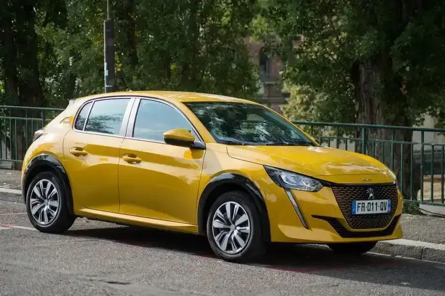 Zdjęcie Peugeot 208 jaki silnik wybrać, aby uniknąć wysokich kosztów paliwa?