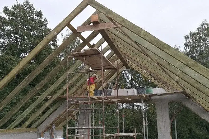 Zdjęcie Płatew kalenicowa bez podparcia - kiedy możliwa i bezpieczna?