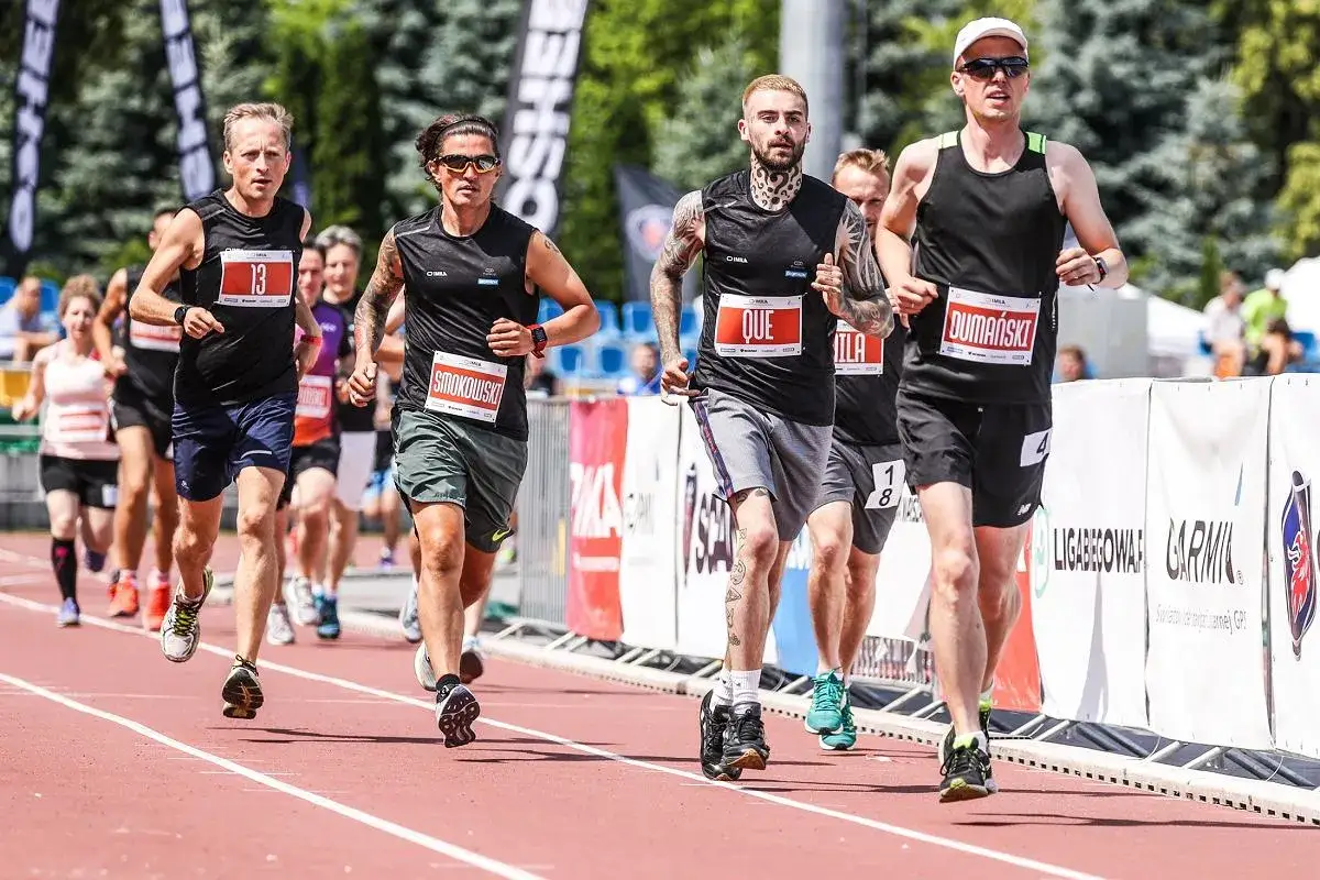 Zdjęcie Tomasz Smokowski żona: kim jest Adrianna Smokowska i jej osiągnięcia?