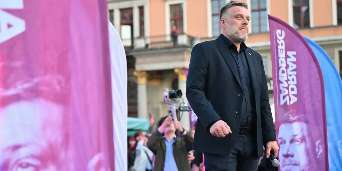 Zdjęcie Kim jest Adrian Zandberg? Fakty o polityku, jego rodzinie i osiągnięciach