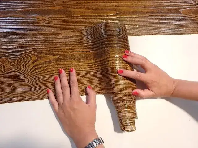 Zdjęcie Tynk jak deska: Jak uzyskać efekt drewna bez kosztów i kłopotów