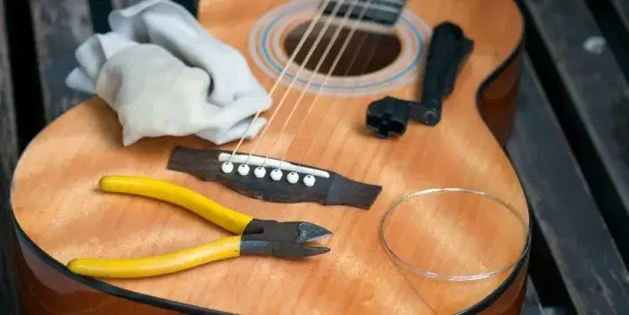 Zdjęcie Gdzie kupić struny do gitary? Najlepsze miejsca i oferty, które musisz znać