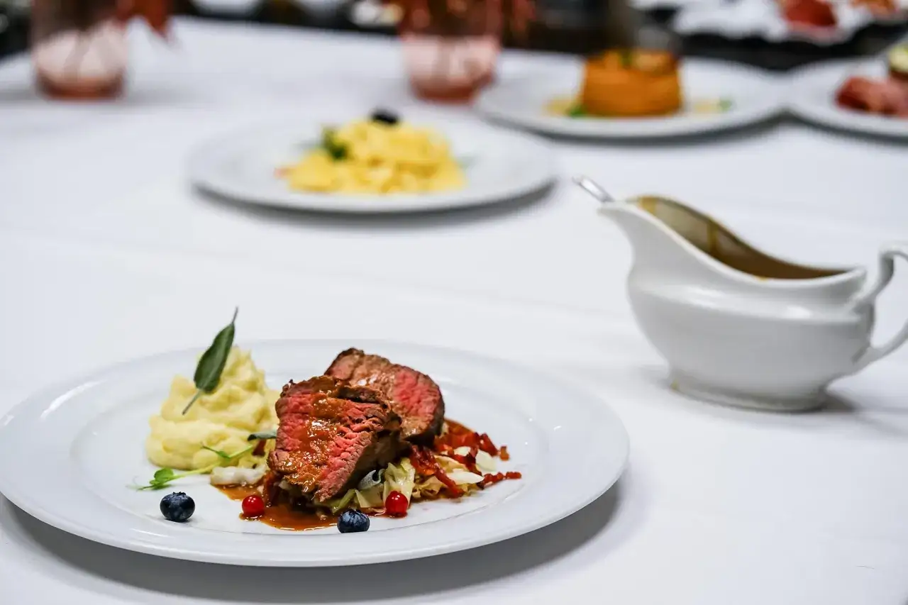 Zdjęcie Iława: Gdzie zjeść? Najlepsze restauracje z widokiem na Jeziorak