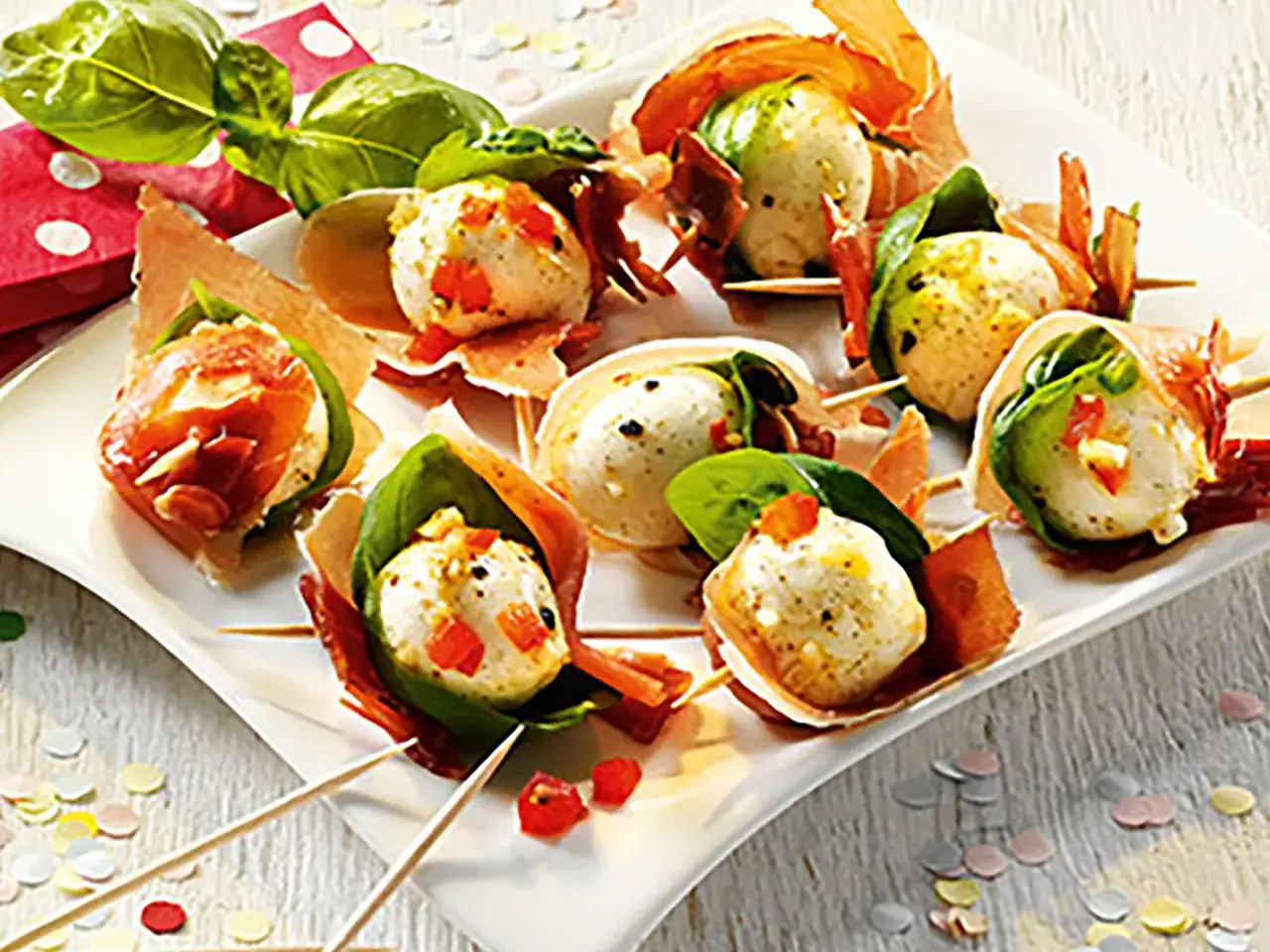 Zdjęcie Zimne przekąski na grilla, kt&oacute;re zachwycą Twoich gości i ułatwią imprezę