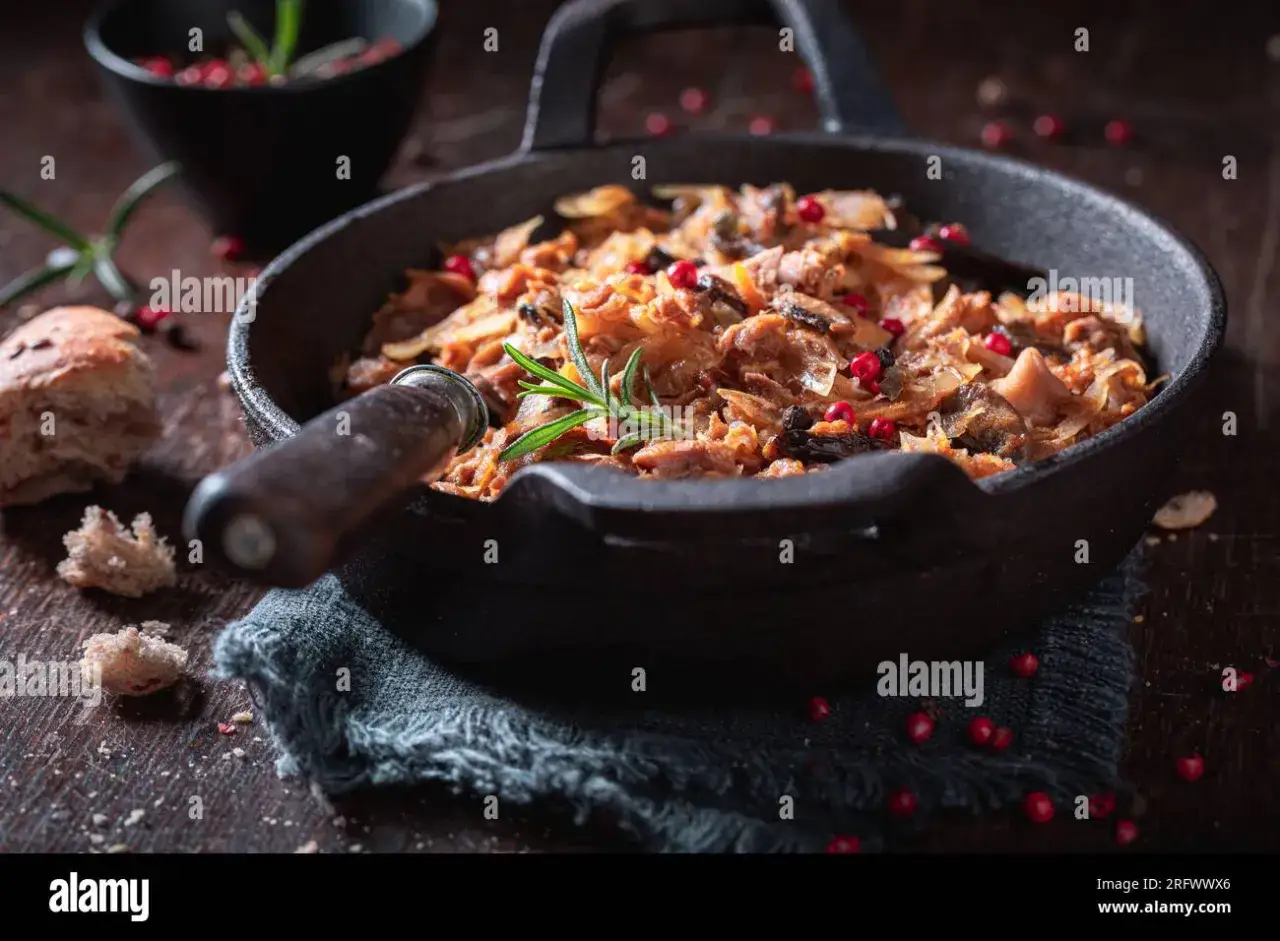 Zdjęcie Jakie przyprawy dodać do bigosu, by był smaczny i aromatyczny? Sprawdź najlepsze porady!