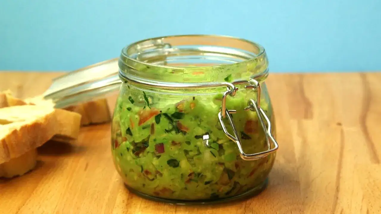 Zdjęcie Jak przechowywać guacamole, aby uniknąć psucia i brązowienia