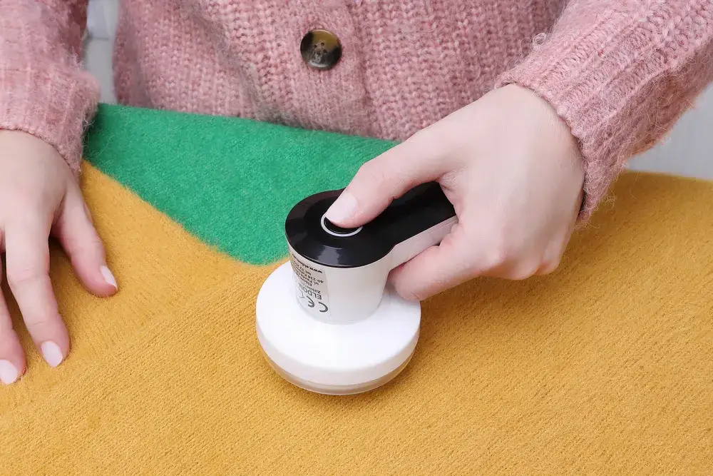 Zdjęcie Jak używać golarki do ubrań, aby uniknąć uszkodzeń tkanin