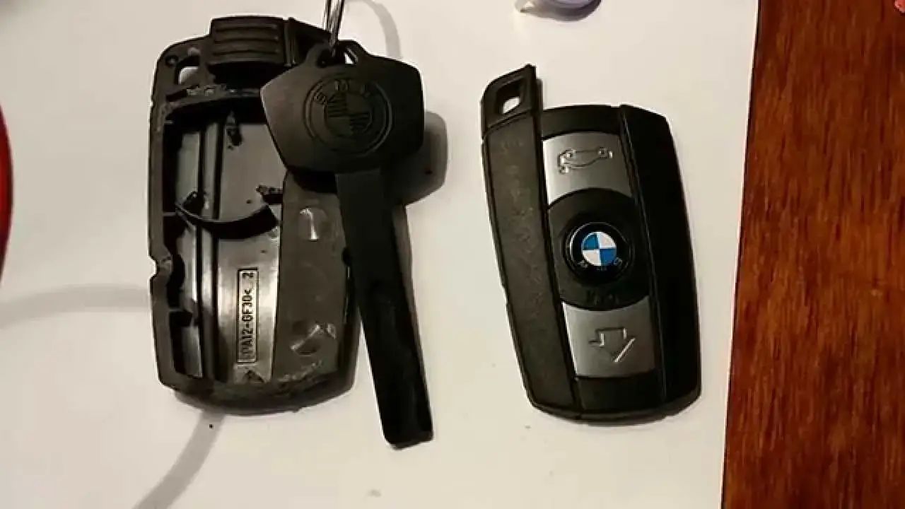Zdjęcie Jak naładować kluczyk BMW E87 i uniknąć problemów z rozładowaniem