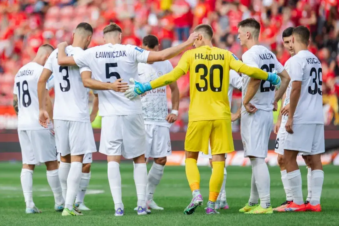 Zdjęcie Korona vs Zagłębie: Statystyki, forma i kluczowe dane H2H