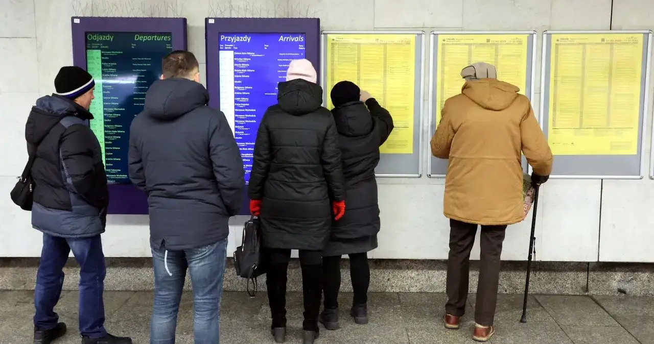 Zdjęcie Czy emeryt ma zniżkę na PKP? Sprawdź, jakie rabaty przysługują