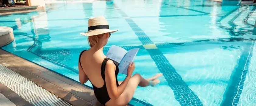 Zdjęcie Jak iść na basen w hotelu: zasady, które musisz znać, aby uniknąć problemów