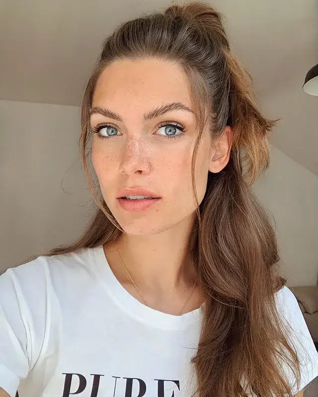 Zdjęcie Jak wyglądać ładnie bez makijażu: 7 skutecznych sposobów