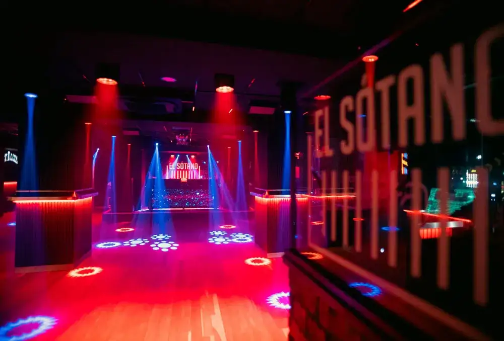 Zdjęcie El S&oacute;tano La Latina: Tu gu&iacute;a esencial del club underground de Madrid