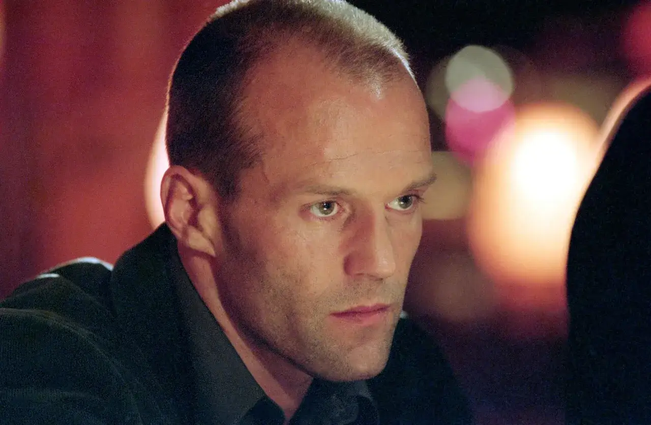 Zdjęcie Jason Statham jako aktor z filmu Transporter – jego niezapomniana rola