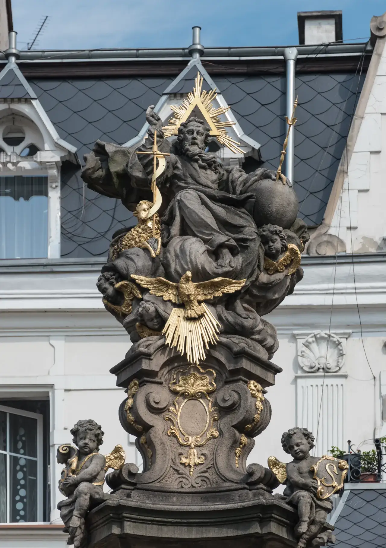 Zdjęcie Jakie są symbole Trójcy Świętej i ich głębokie znaczenie w wierze