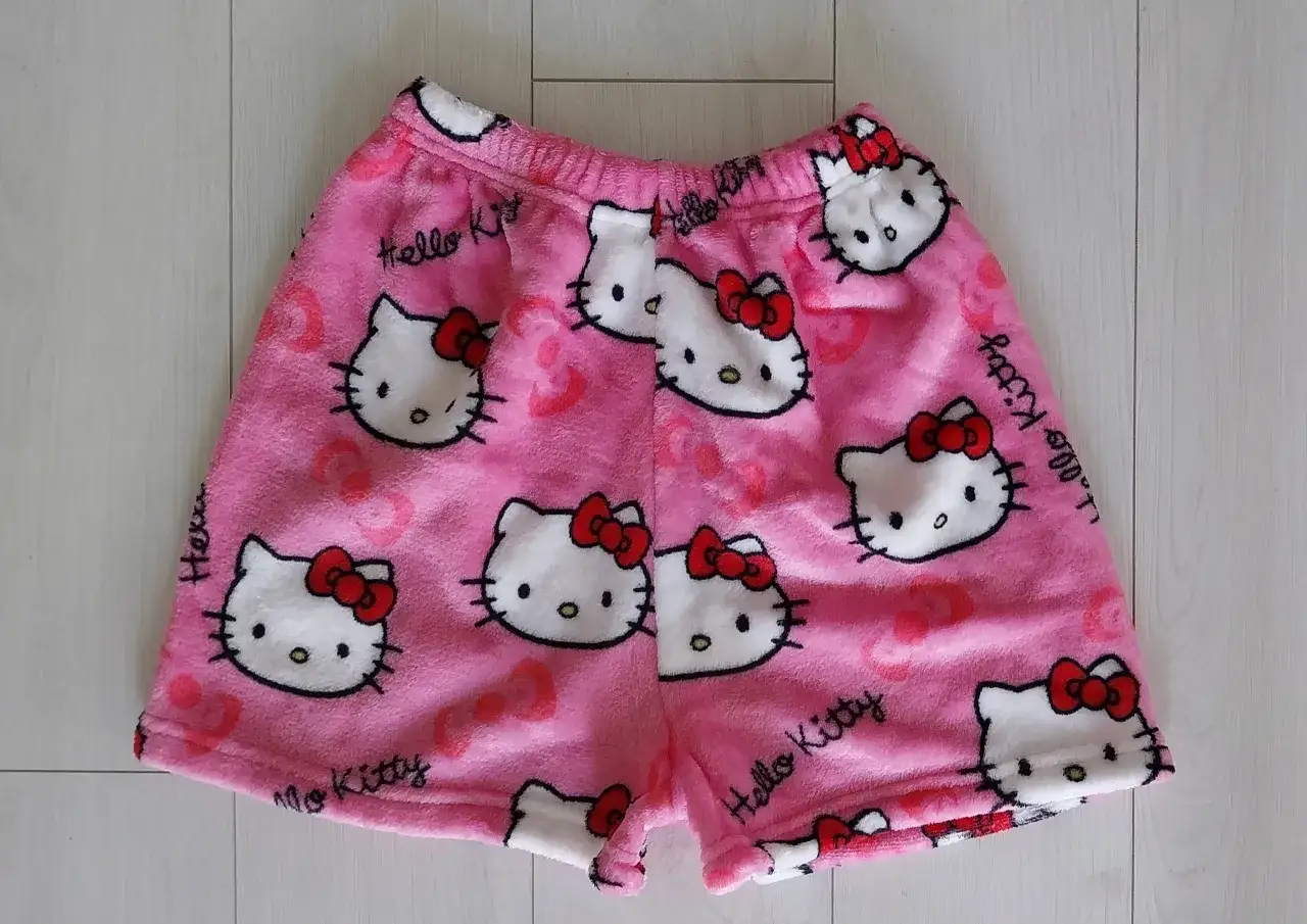 Zdjęcie Piżama Hello Kitty: Gdzie kupić? Fasony, materiały i sklepy