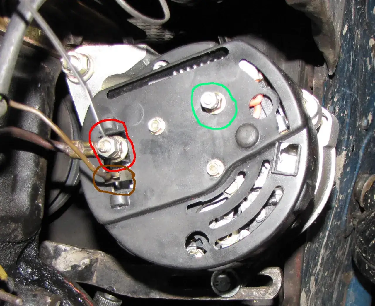 Zdjęcie Jak prawidłowo podłączyć alternator C 360? Proste kroki i unikaj błędów