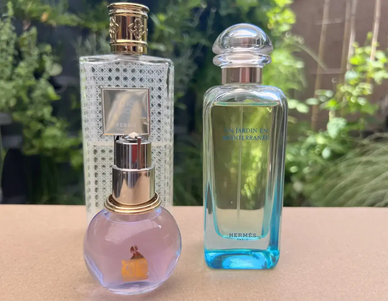 Zdjęcie Perfumy na co dzień: Jak wybrać idealny zapach do pracy i na lato?