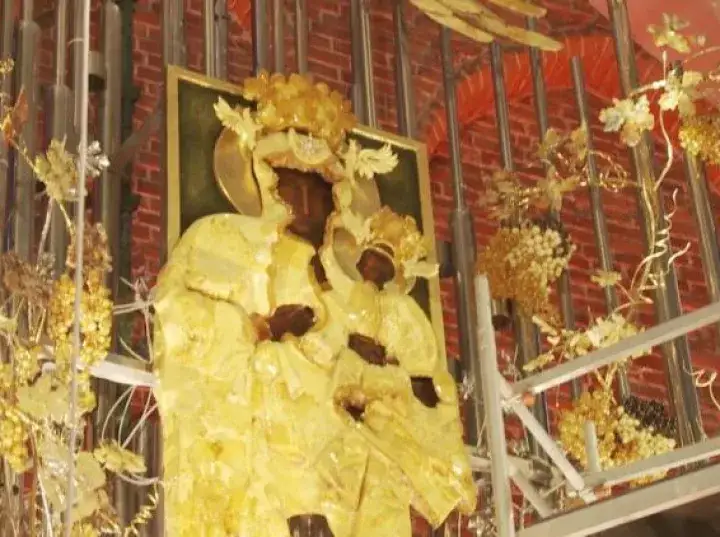 Zdjęcie Bursztynowy ołtarz ile kosztował? Zaskakujące fakty o jego wartości